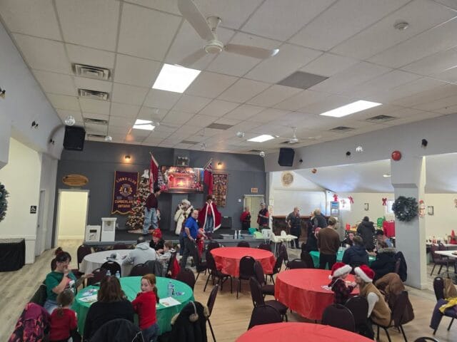 🎅 Huge Thanks for a Successful Breakfast with Santa! 🥞 / 🎅 Un immense merci pour le succès du déjeuner avec le Père Noël! 🥞 A massive thank you to everyone who helped make today's Breakfast with Santa a huge success! From our amazing volunteers who flipped pancakes and decorated, to the generous sponsors who provided supplies, and especially to the families who joined us—you all made it a magical morning. We couldn't have done it without your support and holiday spirit!_________________________________Un immense merci à tous ceux qui ont contribué à faire du Déjeuner avec le Père Noël d'aujourd'hui une grande réussite! De nos merveilleux bénévoles qui ont fait des crêpes et décoré, aux généreux commanditaires qui ont fourni les fournitures, et surtout aux familles qui se sont jointes à nous—vous avez tous rendu cette matinée magique. Nous n'aurions pas pu le faire sans votre soutien et votre esprit des Fêtes!Happy holidays, everyone! / Joyeuses Fêtes à tous!#BreakfastWithSanta #DéjeunerAvecLePèreNoël #CommunityEvent #ÉvénementCommunautaire #HappyHolidays #JoyeusesFêtes #VolunteerAppreciation #ReconnaissanceDesBénévoles