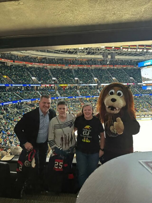 Une soirée mémorable à la Crête des Héros! 🏒Nous sommes très fiers d'annoncer que deux de nos membres ont été invités à la Crête des Héros lors du match des Sénateurs d'Ottawa le 18 décembre! Ce fut un moment vraiment spécial de voir leur service et leur dévouement reconnus par les Sénateurs et toute la communauté.Claude et Jocelyne Lacasse, merci pour votre service! 🫡❤️Vous connaissez un héros? Proposez sa candidature!Le programme de la Crête des Héros (présenté par les Appartements Lépine) rend hommage aux vétérans des Forces armées canadiennes à chaque match à domicile. Si vous connaissez un vétéran qui mérite cette expérience incroyable :👉 Visitez une filiale locale de la Légion royale canadienne pour commencer le processus de mise en candidature.👉 Ou remplissez le formulaire en ligne à : lepineapartments.com/herosridgeAllez les Sénateurs!  🔴⚫⚪#ArméeDesSénateurs #HeroesRidge #SénateursDOttawa #SoutienÀNosTroupes #HérosDeLaCommunauté #AppartementsLépineA Night to Remember at Hero’s Ridge! 🏒We are so proud to share that two of our very own members were invited to Hero’s Ridge at the Ottawa Senators game on December 18th! It was a truly special moment to see their service and dedication recognized by the Sens and the entire community.Claude & Jocelyne Lacasse— thank you for your service! 🫡❤️Know a Hero? Nominate them!The Hero’s Ridge program (presented by Lépine Apartments) honors CAF veterans at every home game. If you know a veteran who deserves this incredible experience:👉 Visit a local Royal Canadian Legion branch to start the nomination process.👉 Or fill out the form online at: lepineapartments.com/herosridgeGo Sens Go! 🔴⚫⚪#SensArmy #HeroesRidge #OttawaSenators #SupportOurTroops #CommunityHeroes #LépineApartments